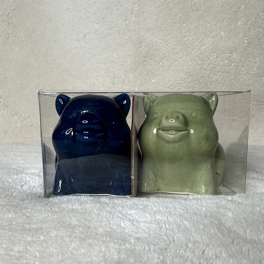 Pig Salt & Pepper Shaker Set - Navy Blue and Green Adorable Farmhouse Spring NWT